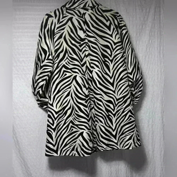 UBU  Flocked, Zebra Print, lined Button Down Jacket. Ladies size M - Picture 3 of 10